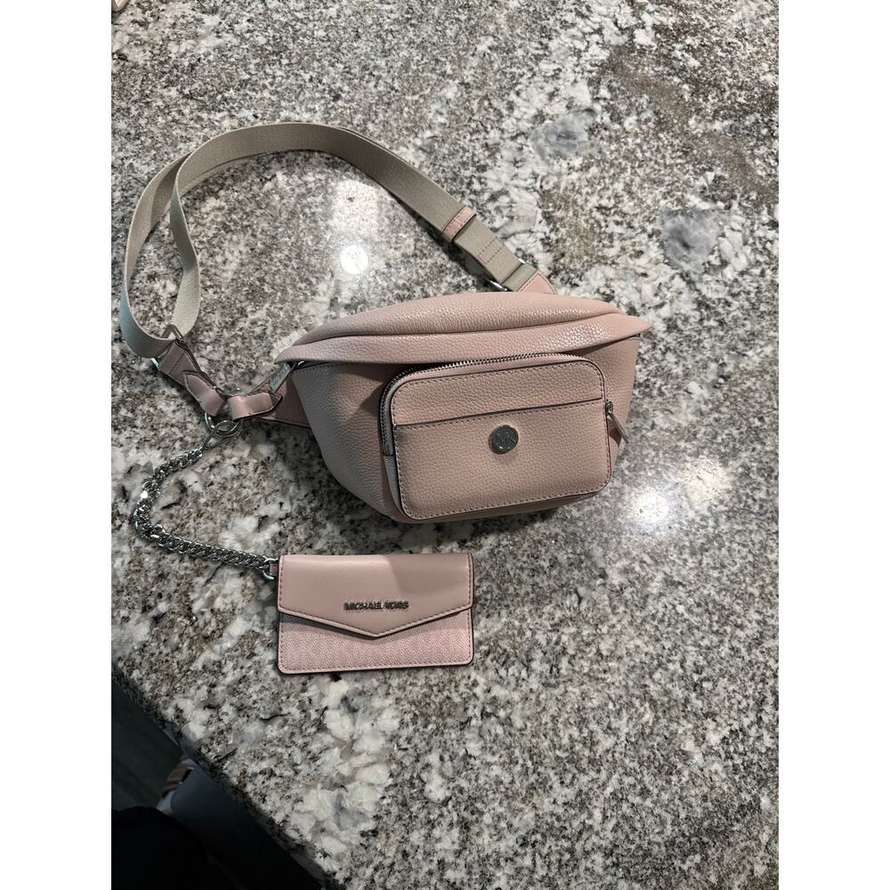 Michael Kors belly bag, crossbody, shoulder bag with coin purse - Picture 2 of 11